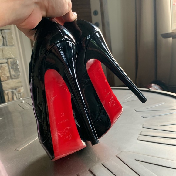 Christian louboutin heels red bottoms - Picture 4 of 5